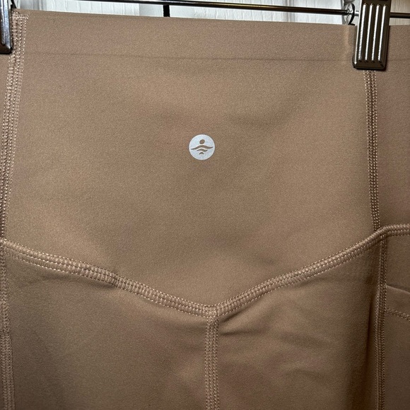 HALARA - Casual Supportive Athletic Chocolate Brown Leggings in Size S - Picture 3 of 7